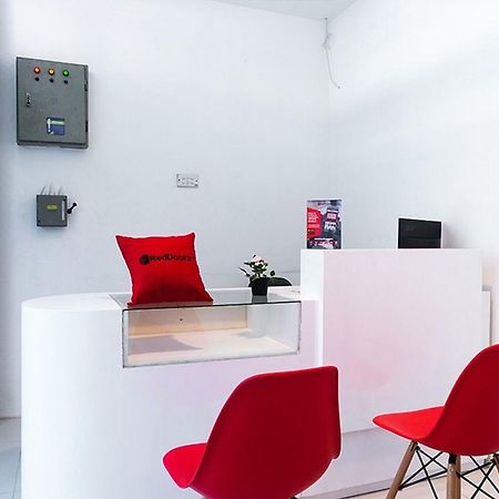 Reddoorz Near Seasons City Mall Джакарта Екстериор снимка