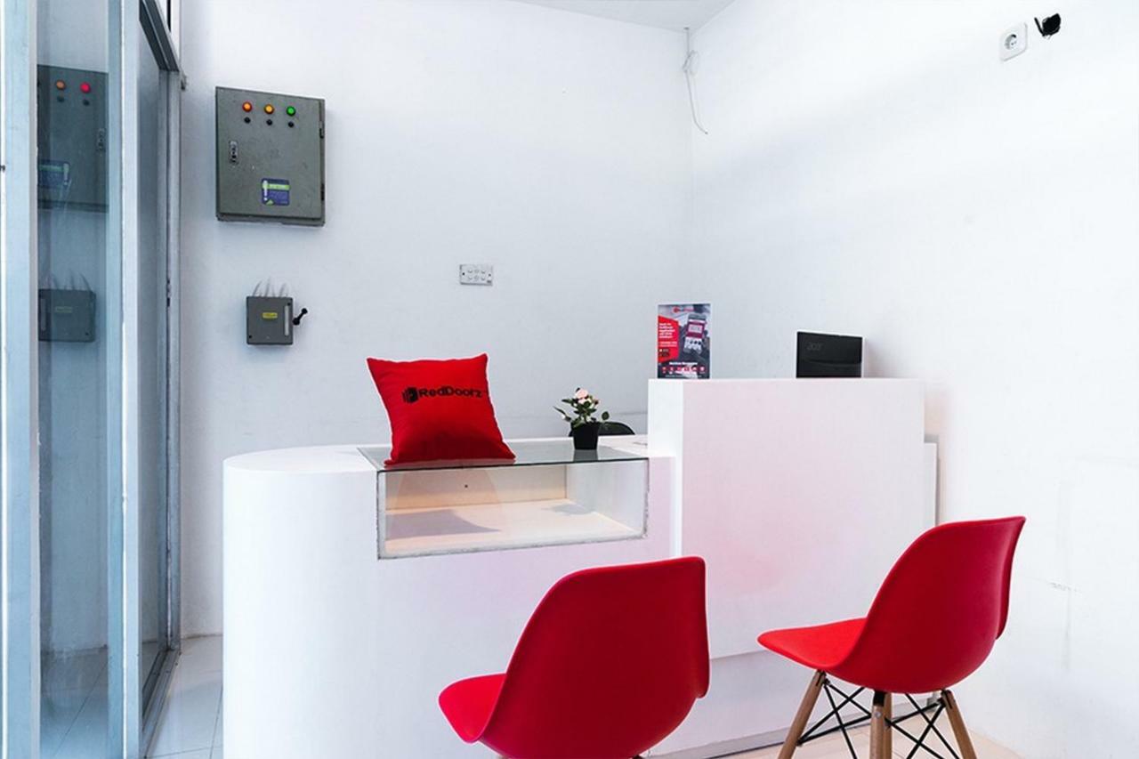 Reddoorz Near Seasons City Mall Джакарта Екстериор снимка