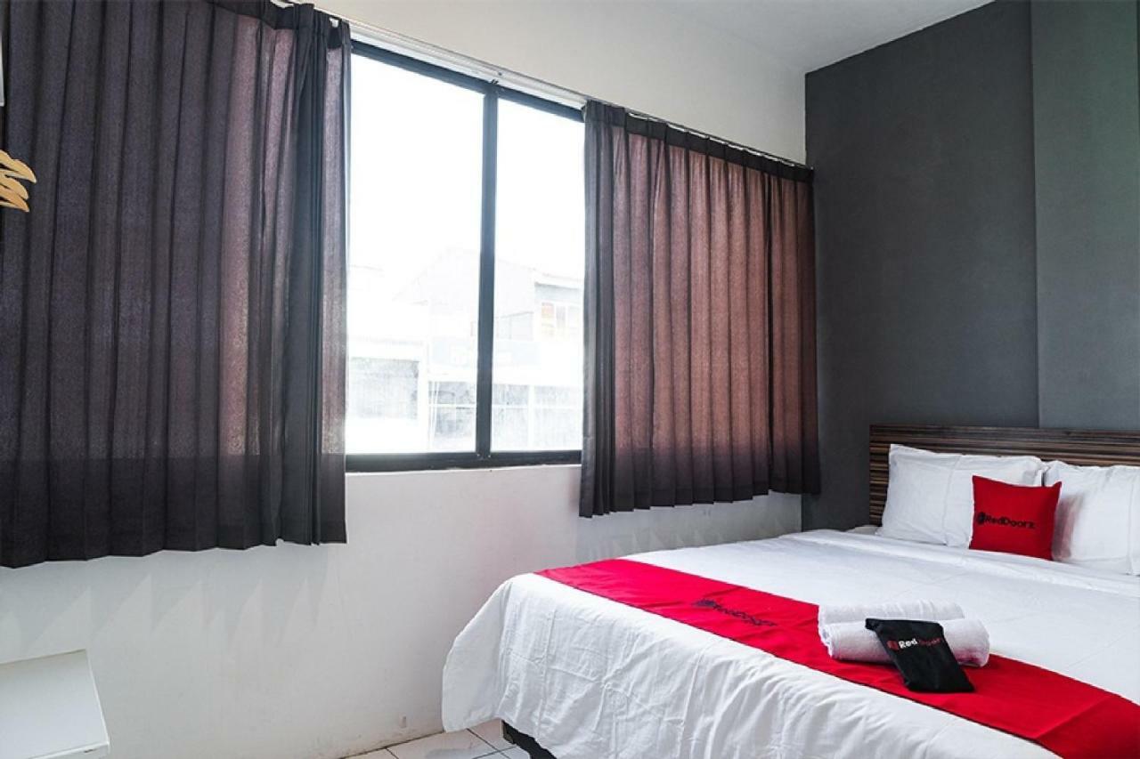 Reddoorz Near Seasons City Mall Джакарта Екстериор снимка